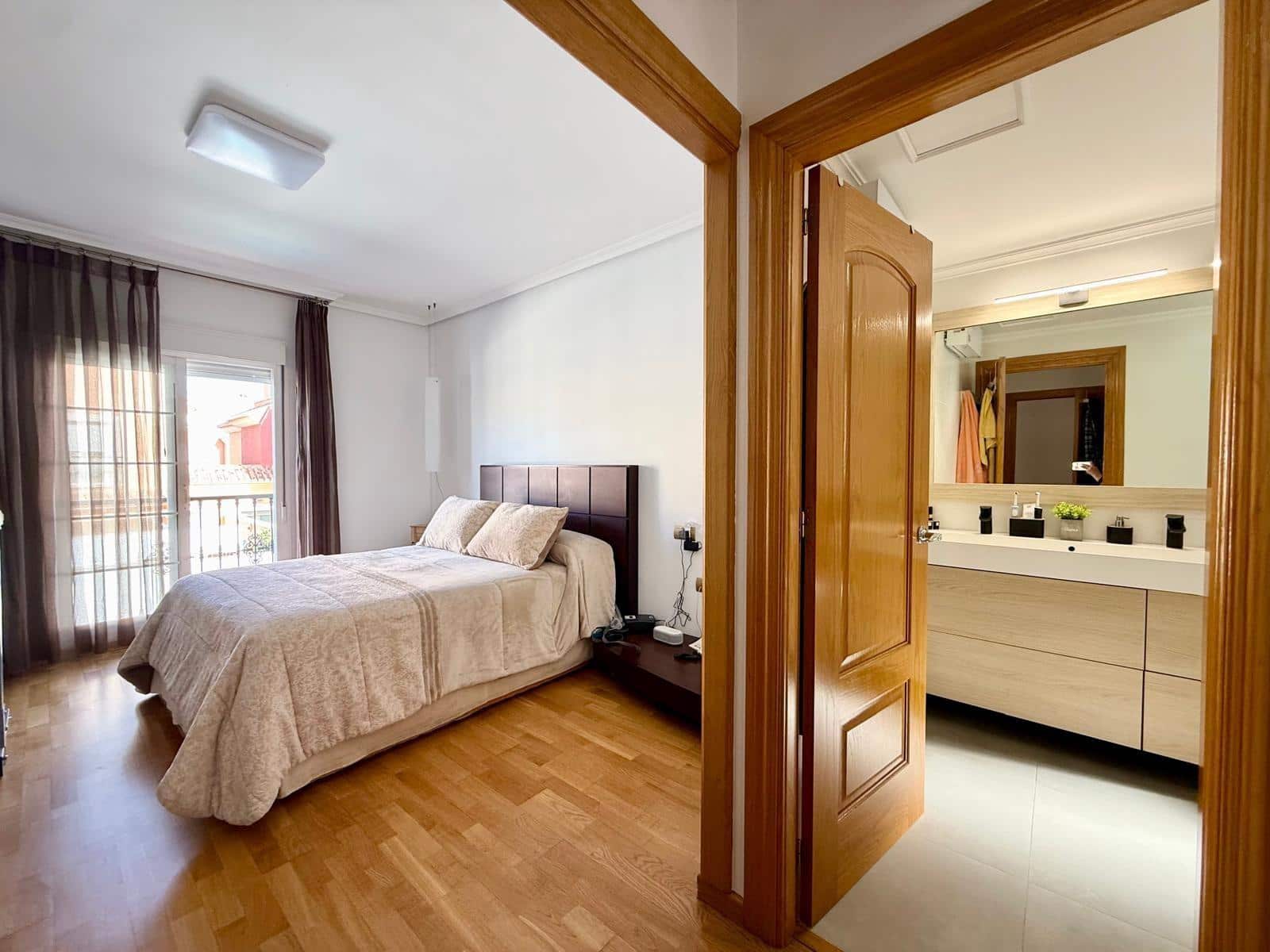 4 quarto Moradia Geminada para venda em Almeria cidade com piscina garagem - 850 000 € (Ref: 9836476)