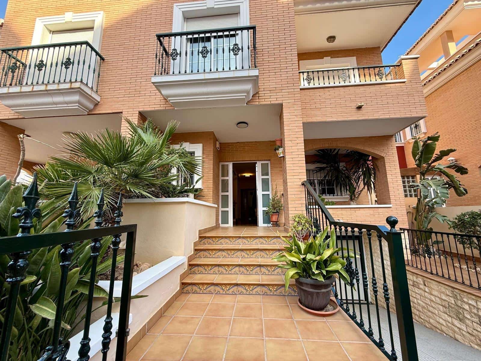 4 quarto Moradia Geminada para venda em Almeria cidade com piscina garagem - 850 000 € (Ref: 9836476)