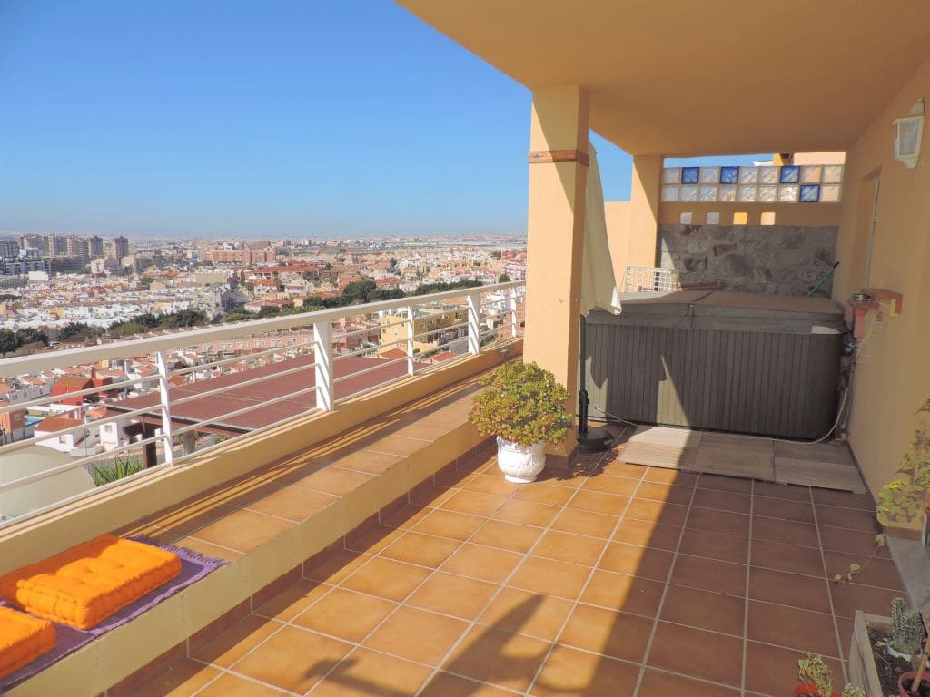 2 bedroom Flat for sale in Aguadulce (Almeria) with pool - € 189,000 (Ref: 9843665)