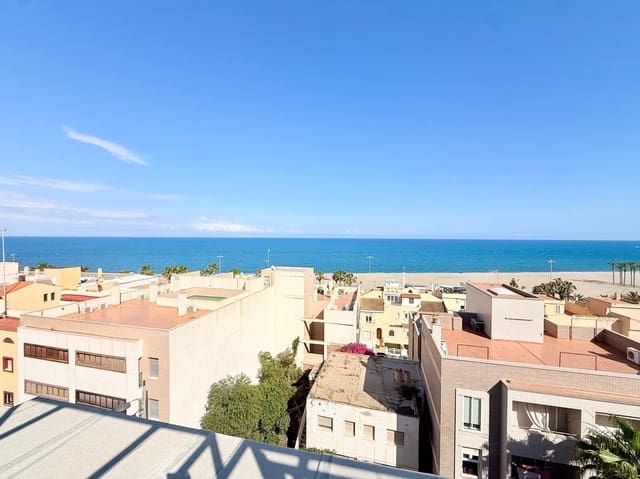 4 soveværelse Penthouse til salg i Roquetas de Mar med garage - € 255.000 (Ref: 9851898)