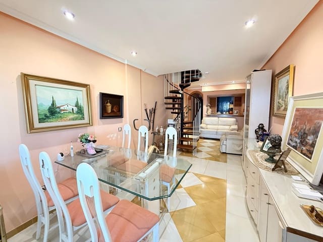 4 soveværelse Penthouse til salg i Roquetas de Mar med garage - € 255.000 (Ref: 9851898)