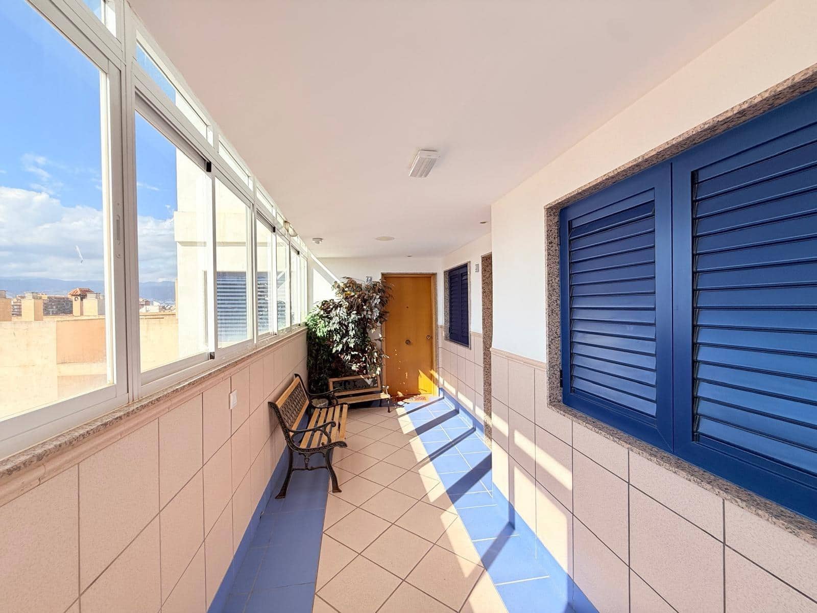 4 soveværelse Penthouse til salg i Roquetas de Mar med garage - € 255.000 (Ref: 9851898)