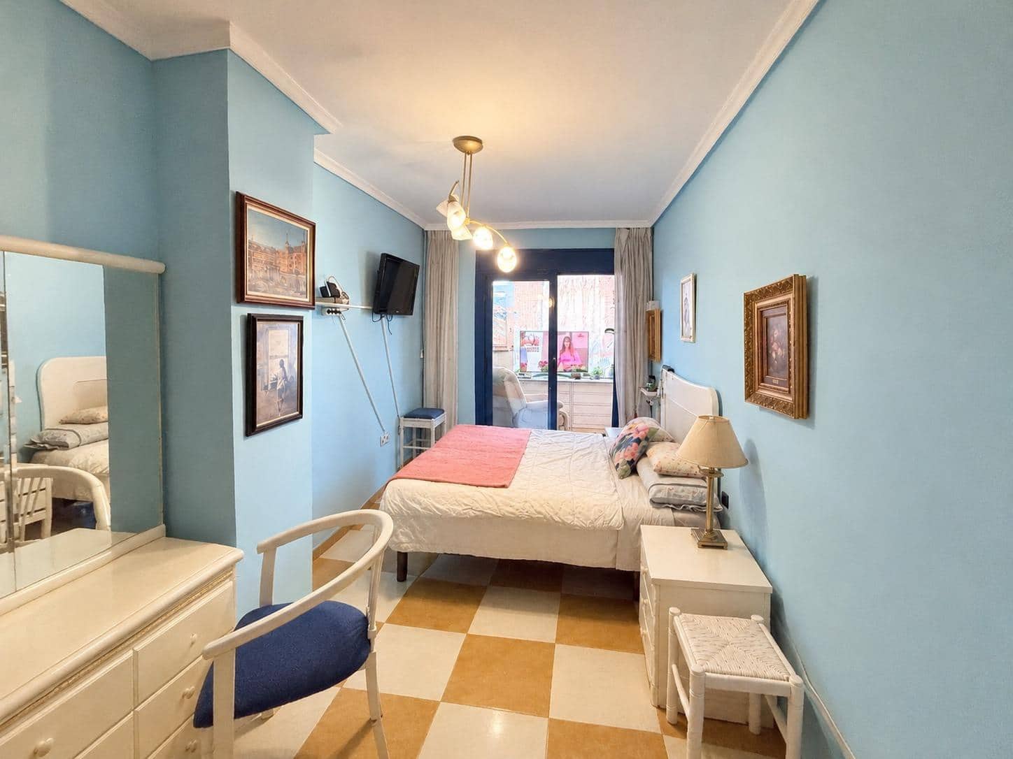 4 bedroom Penthouse for sale in Roquetas de Mar with garage - € 240,000 (Ref: 9851898)