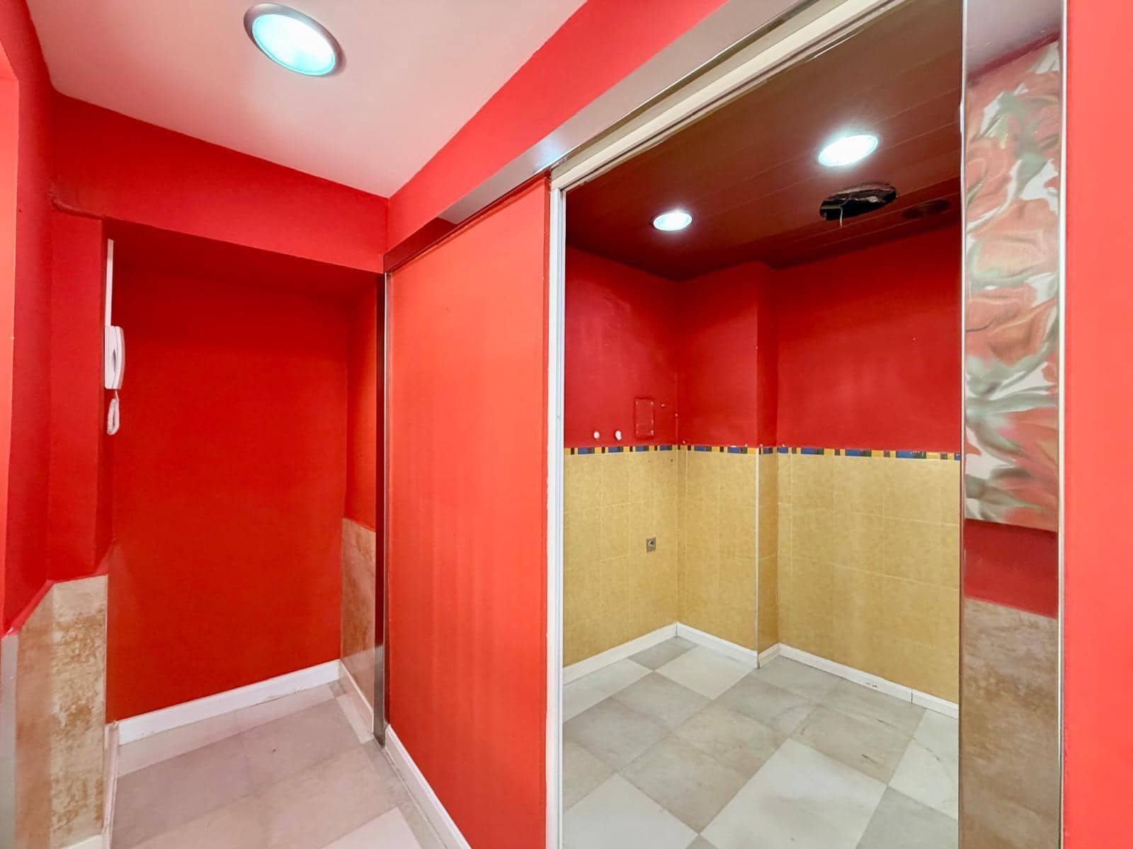 Comercial para venda em Almeria cidade - 120 000 € (Ref: 9892501)