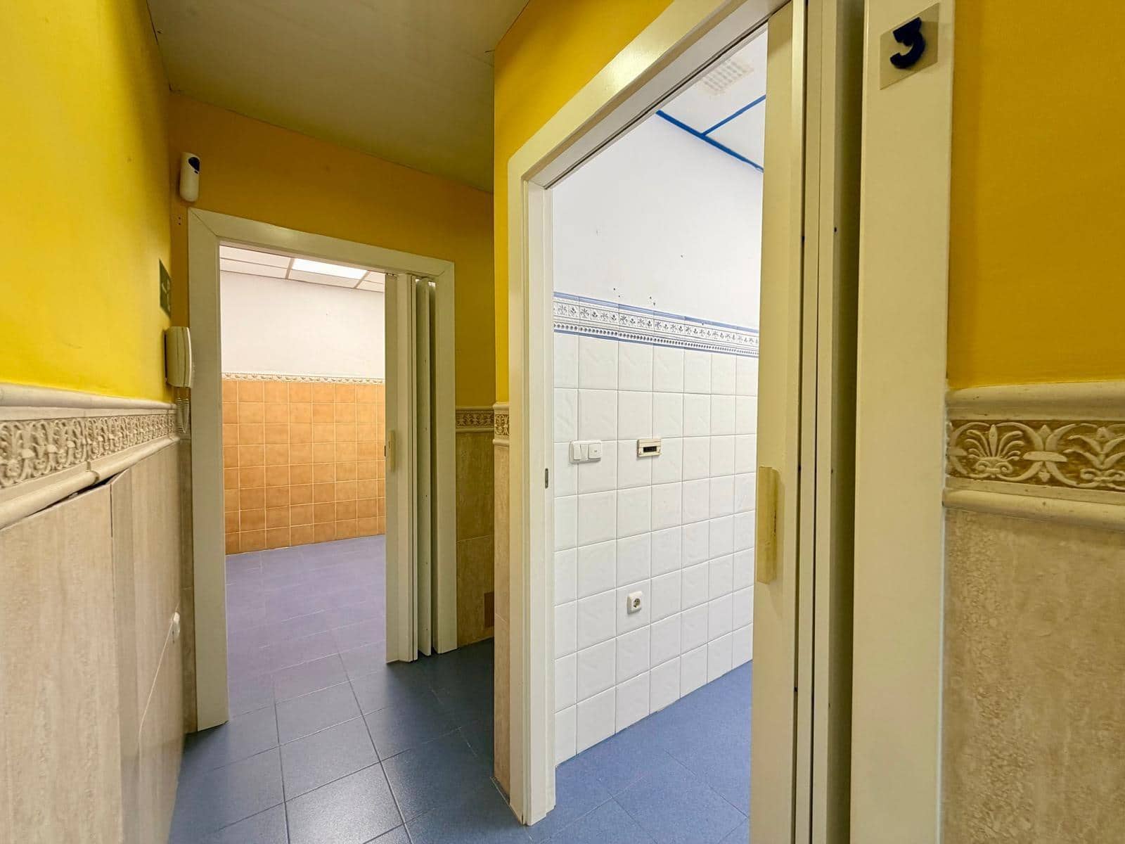Comercial para venda em Almeria cidade - 120 000 € (Ref: 9892501)