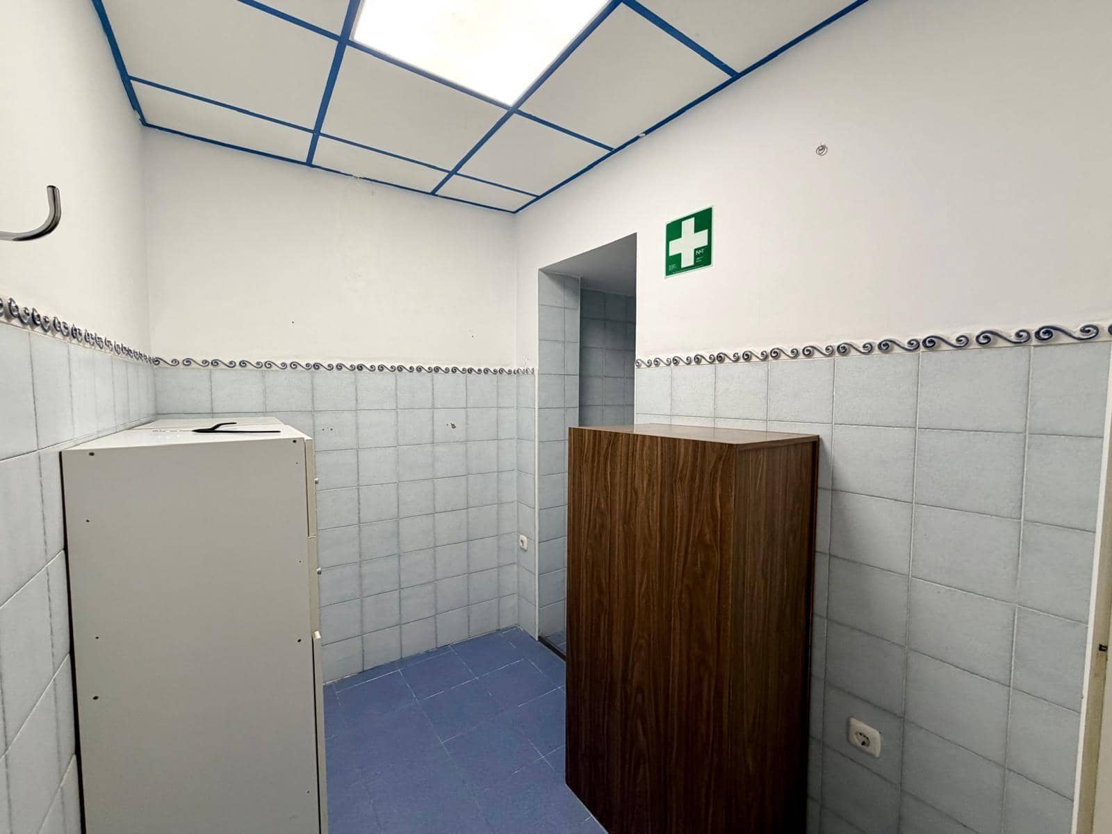 Comercial para venda em Almeria cidade - 120 000 € (Ref: 9892501)