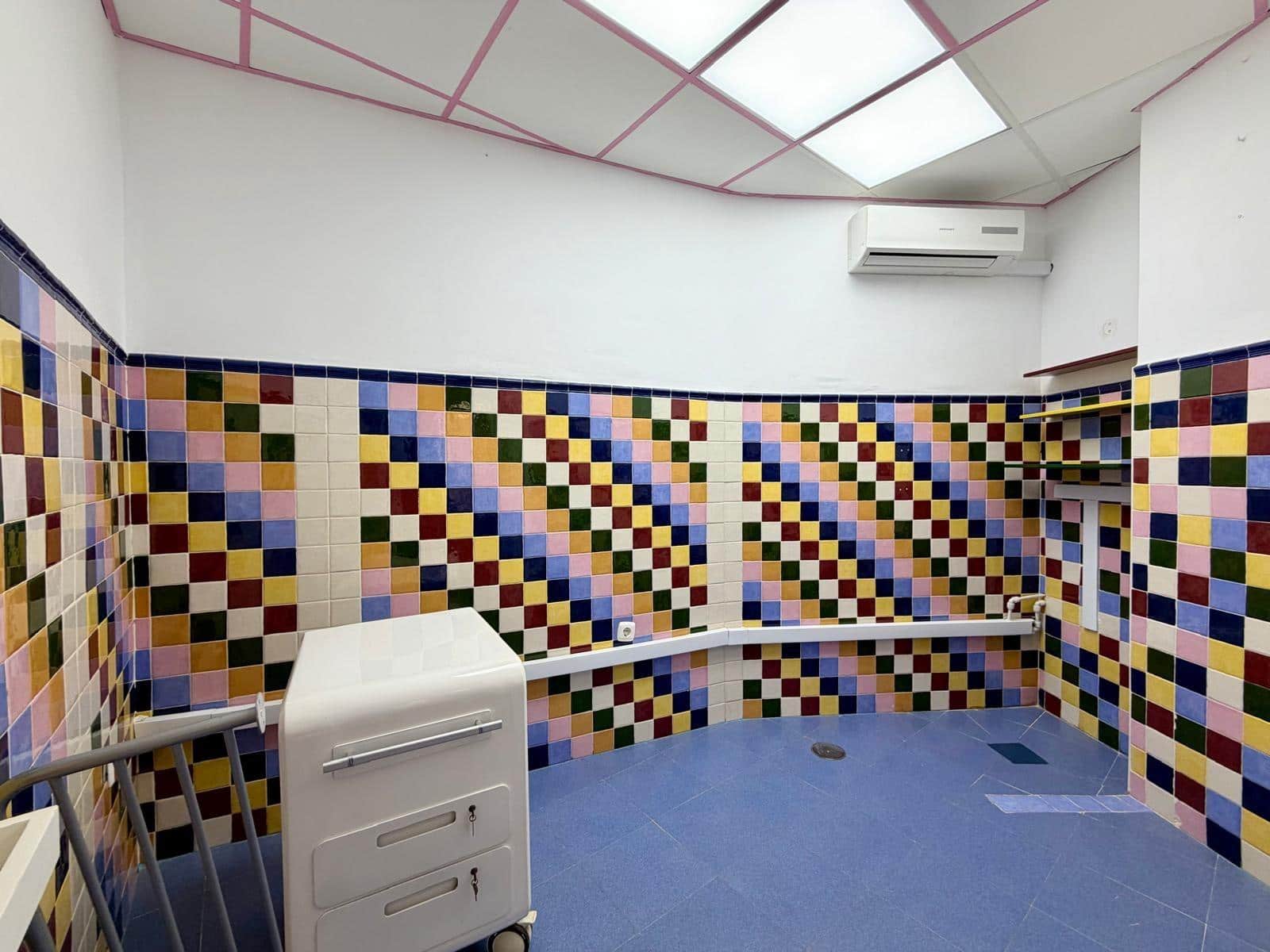 Comercial para venda em Almeria cidade - 120 000 € (Ref: 9892501)