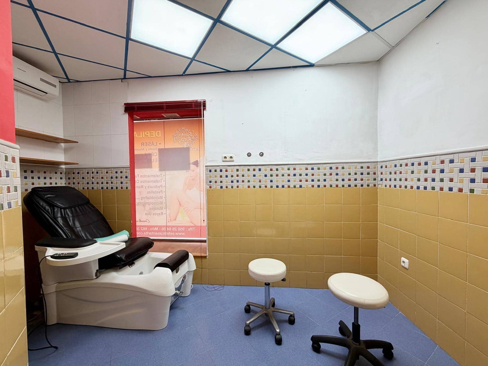 Comercial para venda em Almeria cidade - 120 000 € (Ref: 9892501)