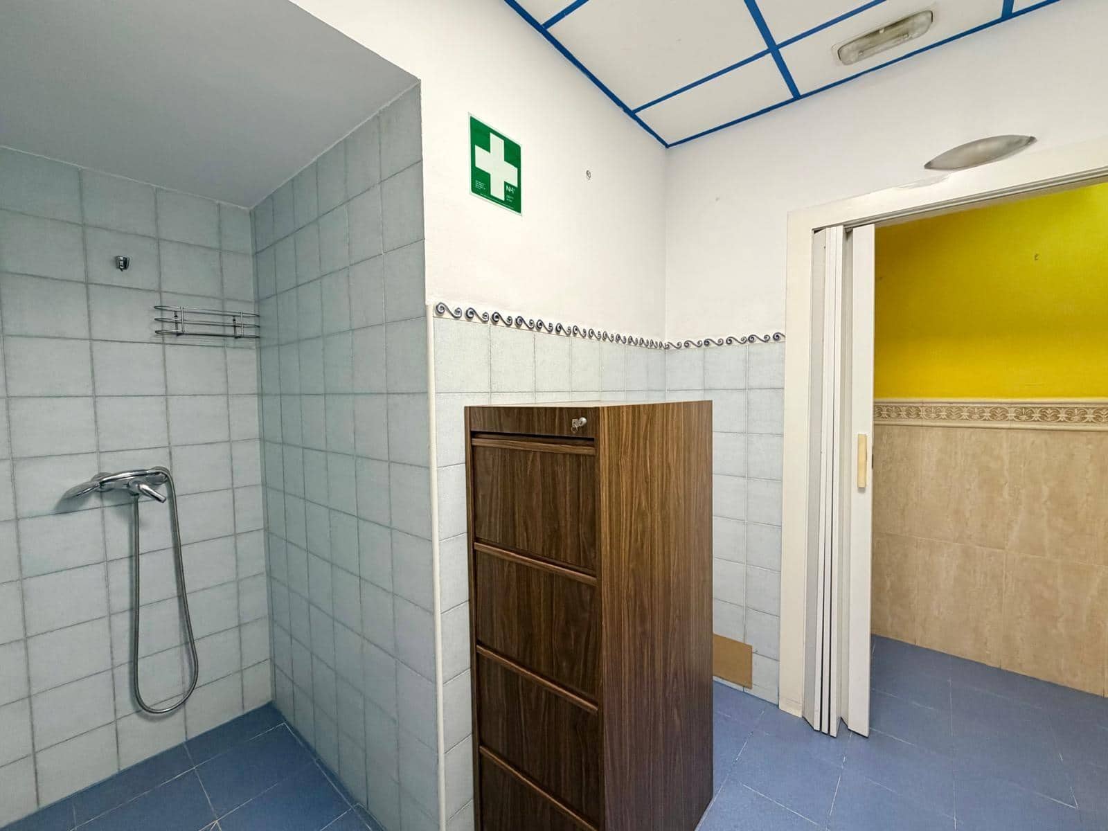 Comercial para venda em Almeria cidade - 120 000 € (Ref: 9892501)