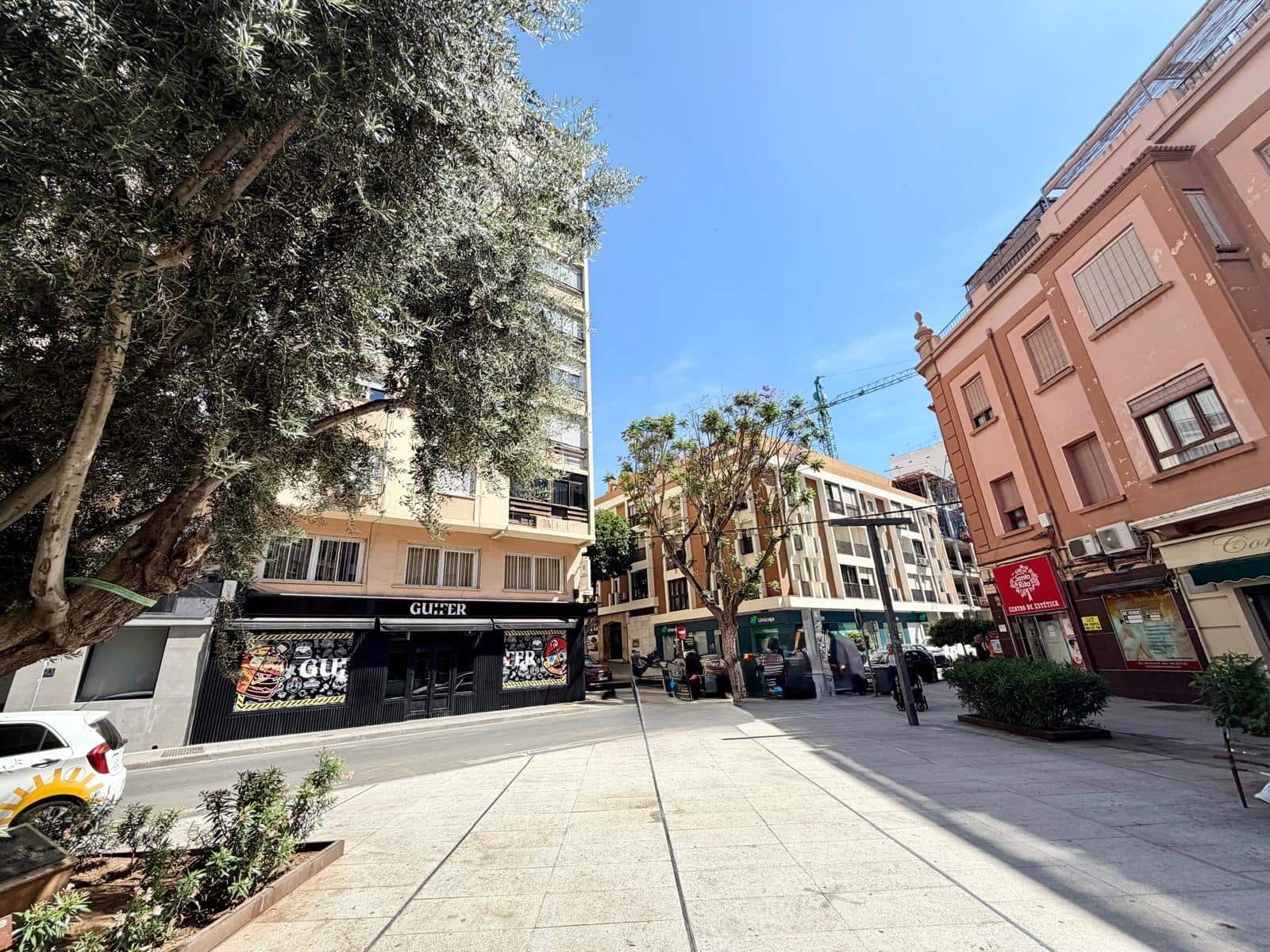 Comercial para venda em Almeria cidade - 120 000 € (Ref: 9892501)