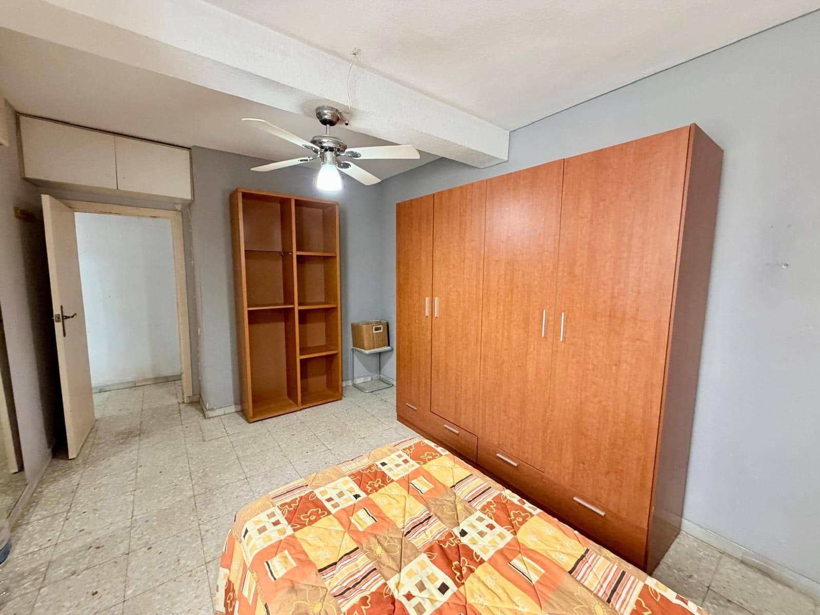 Piso de 3 habitaciones en Almería ciudad en venta - 130.000 € (Ref: 9892502)