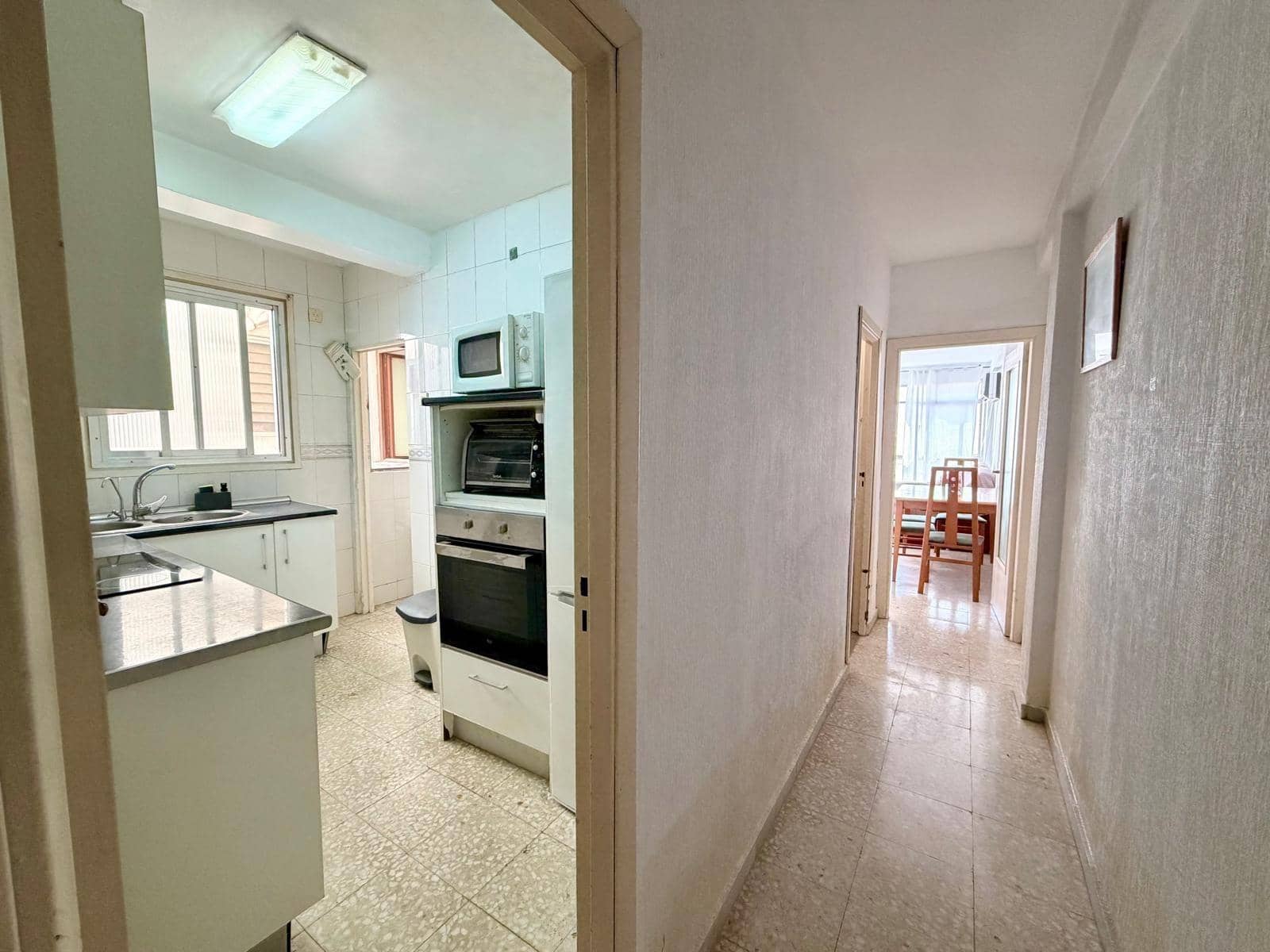 Piso de 3 habitaciones en Almería ciudad en venta - 130.000 € (Ref: 9892502)
