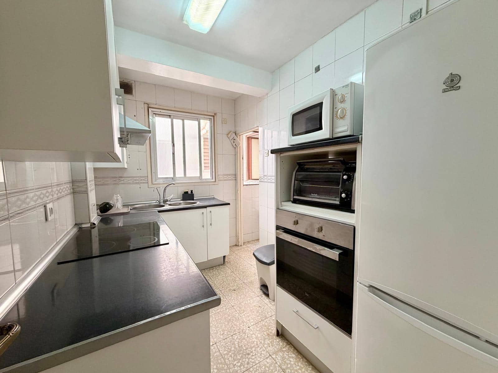 Piso de 3 habitaciones en Almería ciudad en venta - 130.000 € (Ref: 9892502)