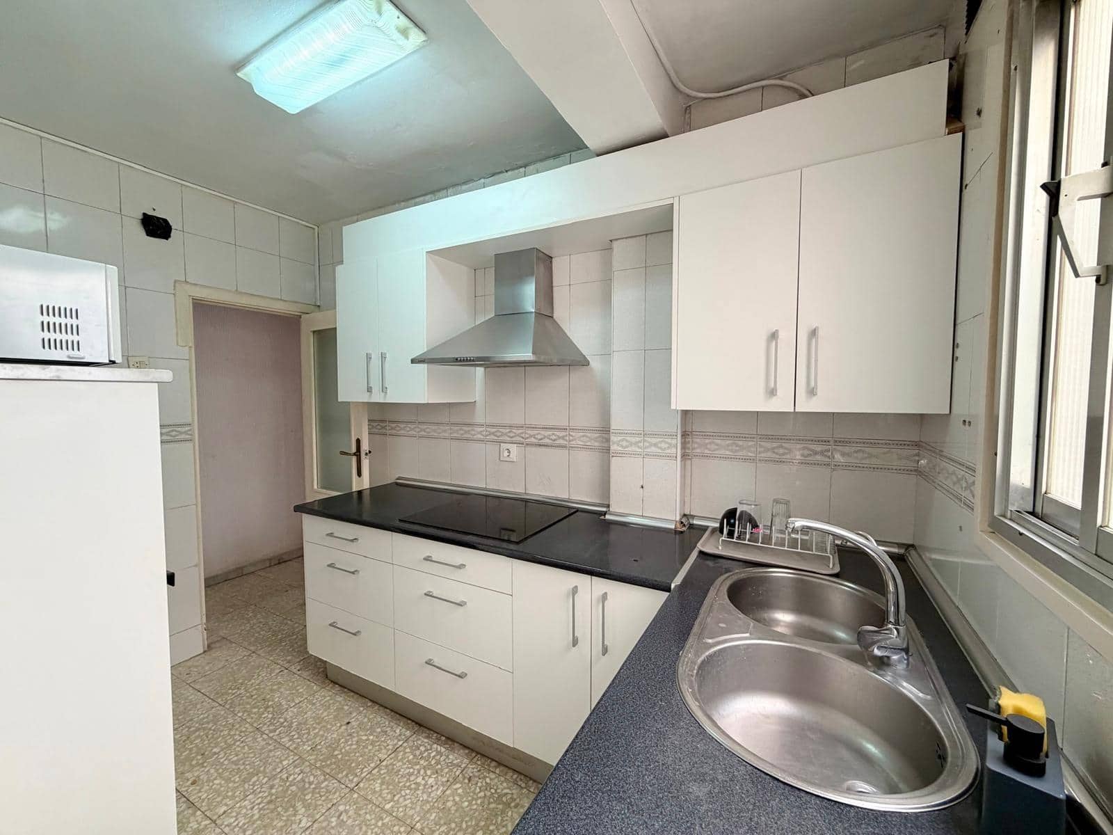 Piso de 3 habitaciones en Almería ciudad en venta - 130.000 € (Ref: 9892502)