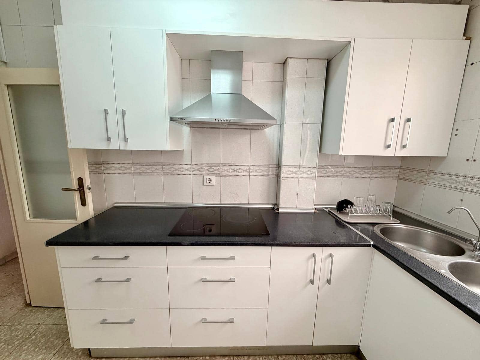 Piso de 3 habitaciones en Almería ciudad en venta - 130.000 € (Ref: 9892502)