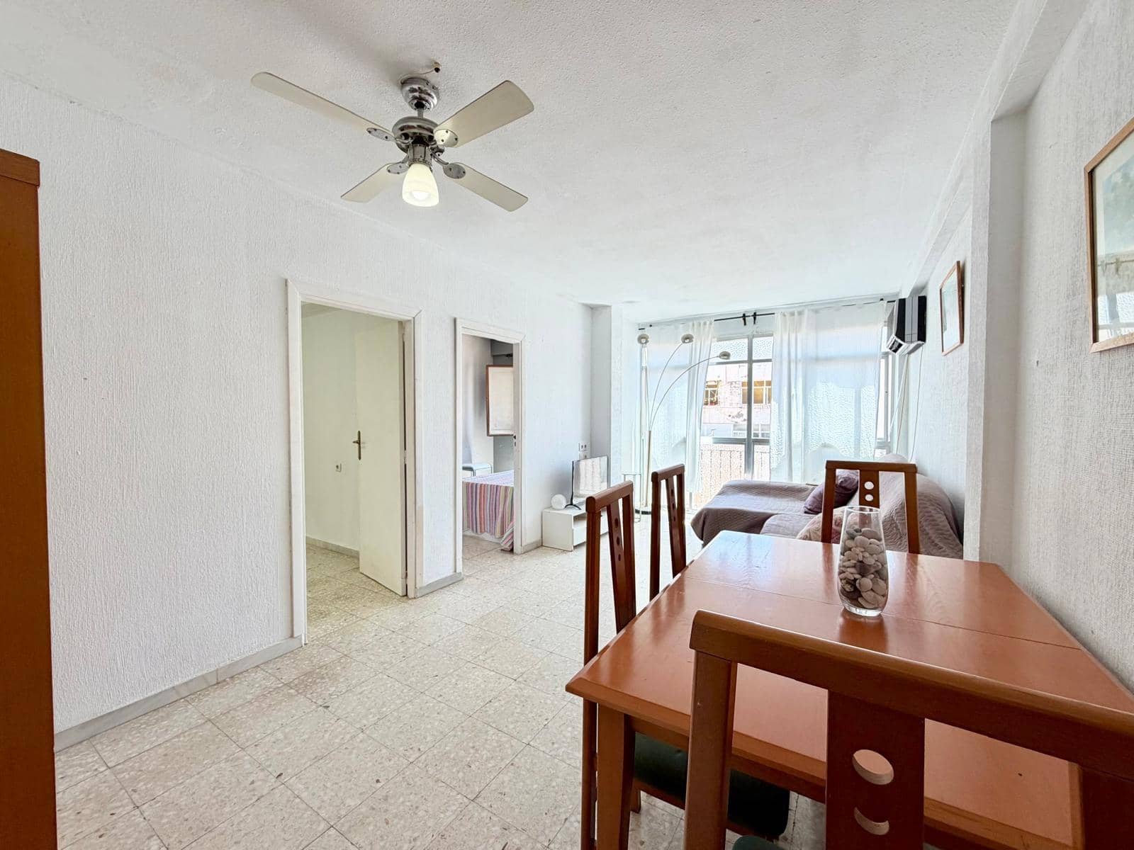 Piso de 3 habitaciones en Almería ciudad en venta - 130.000 € (Ref: 9892502)