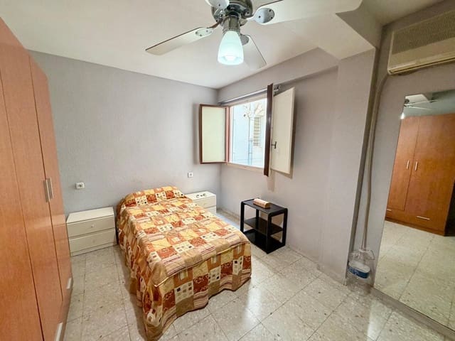 Piso de 3 habitaciones en Almería ciudad en venta - 130.000 € (Ref: 9892502)
