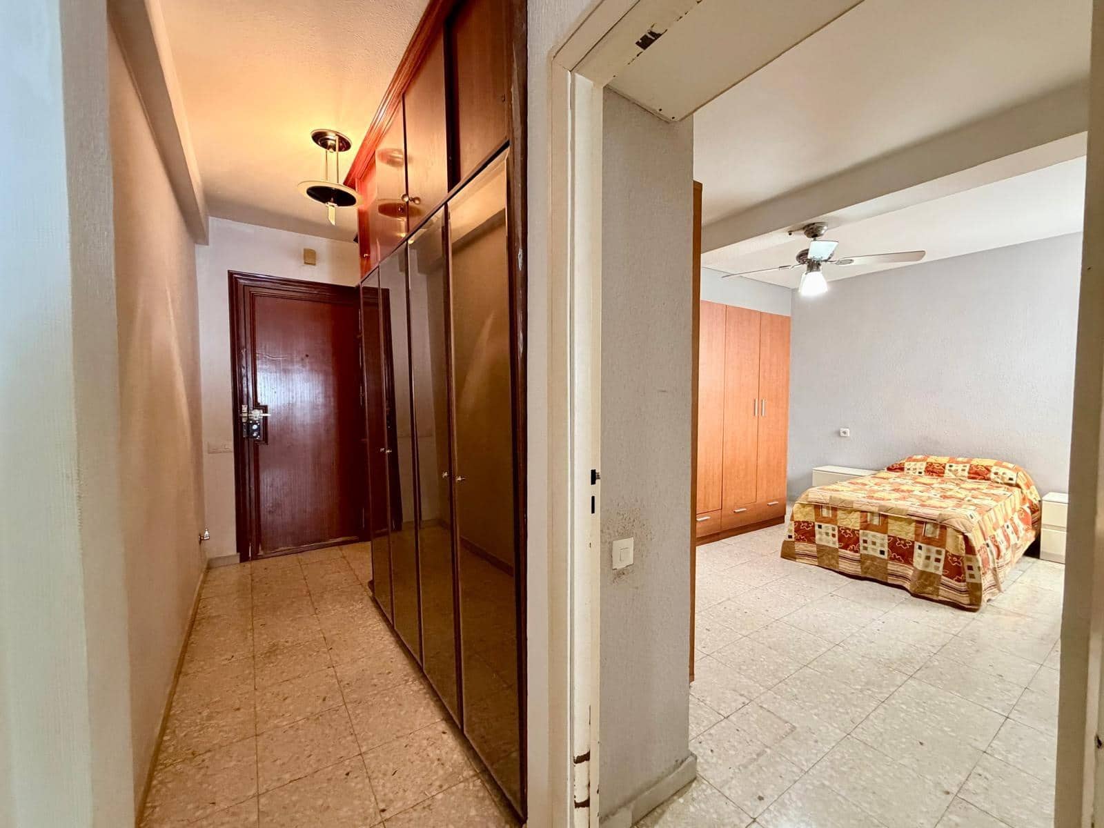Piso de 3 habitaciones en Almería ciudad en venta - 130.000 € (Ref: 9892502)