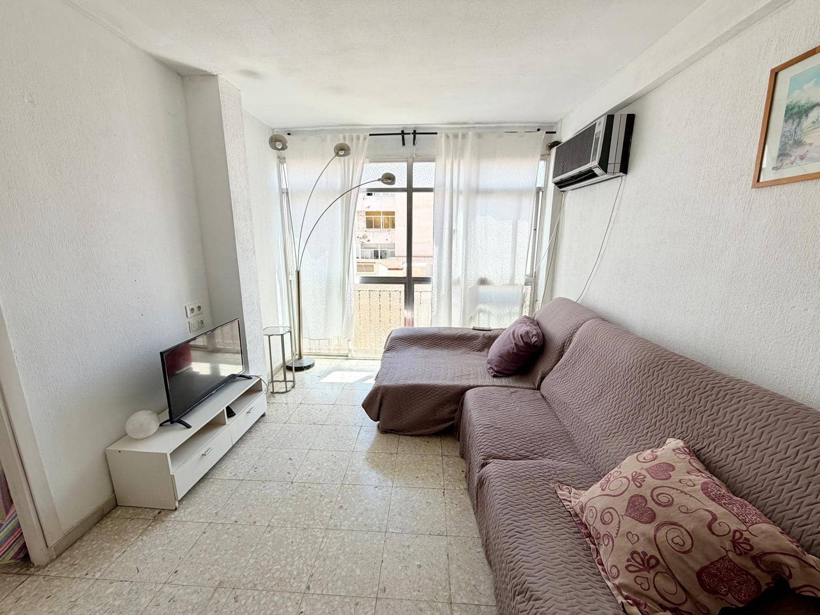 Piso de 3 habitaciones en Almería ciudad en venta - 130.000 € (Ref: 9892502)