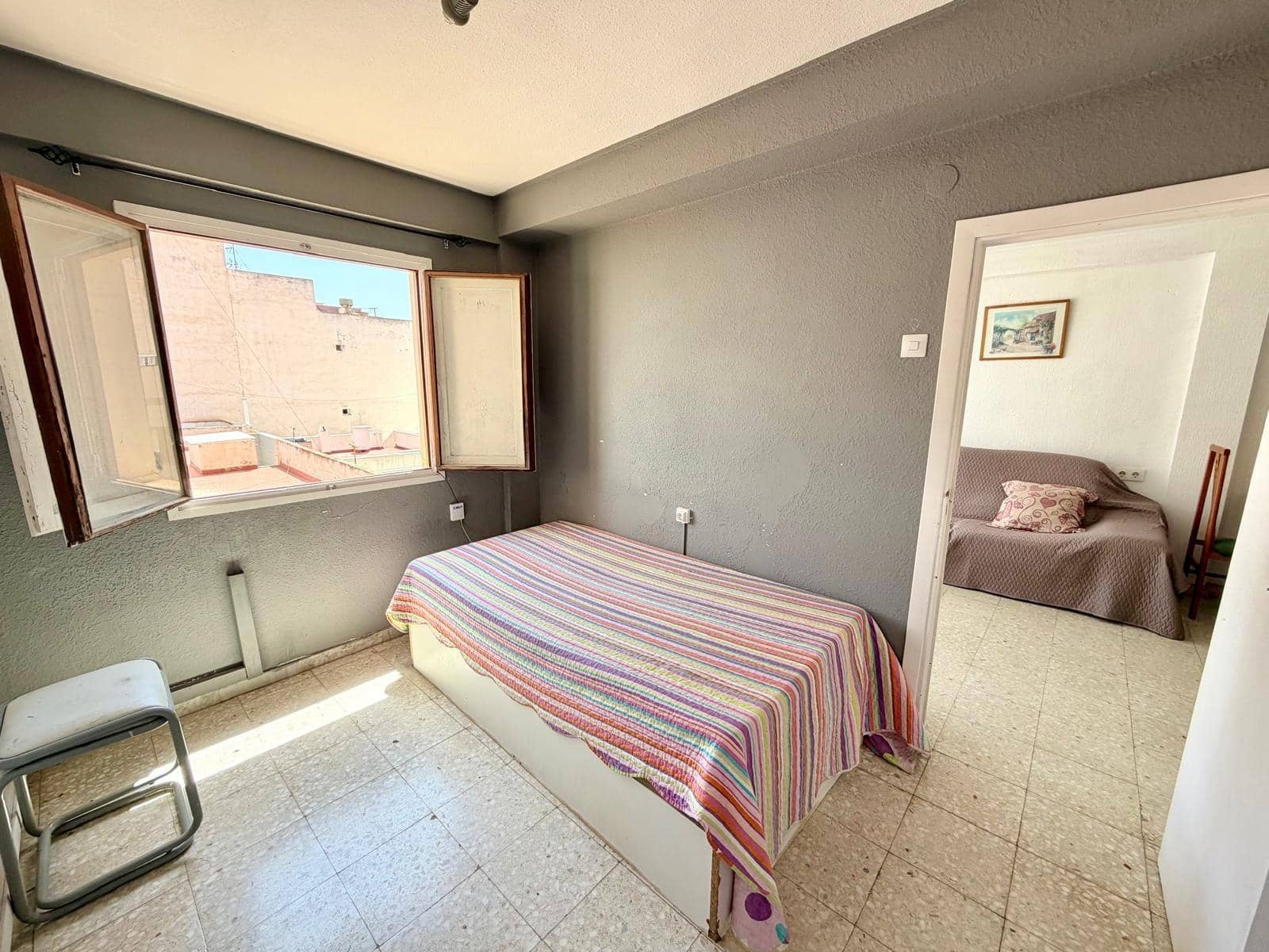 Piso de 3 habitaciones en Almería ciudad en venta - 130.000 € (Ref: 9892502)