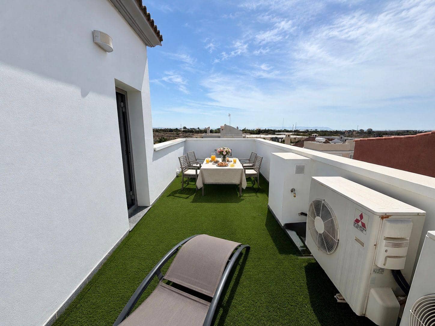 4 bedroom Villa for sale in Almeria city with pool garage - € 850,000 (Ref: 9920562)