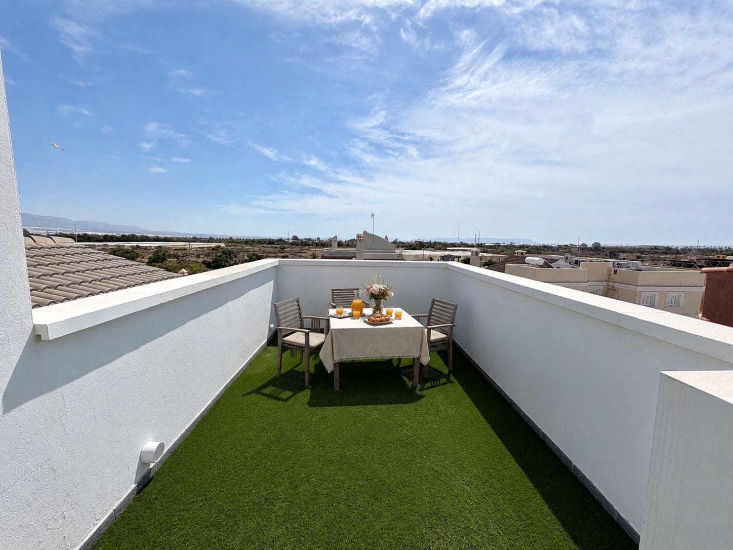 4 bedroom Villa for sale in Almeria city with pool garage - € 850,000 (Ref: 9920562)