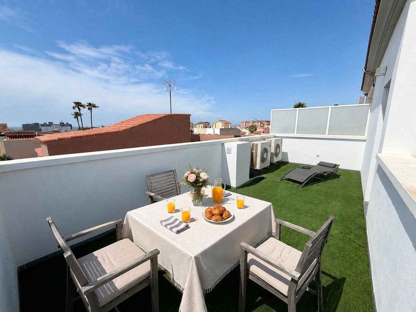 4 bedroom Villa for sale in Almeria city with pool garage - € 850,000 (Ref: 9920562)