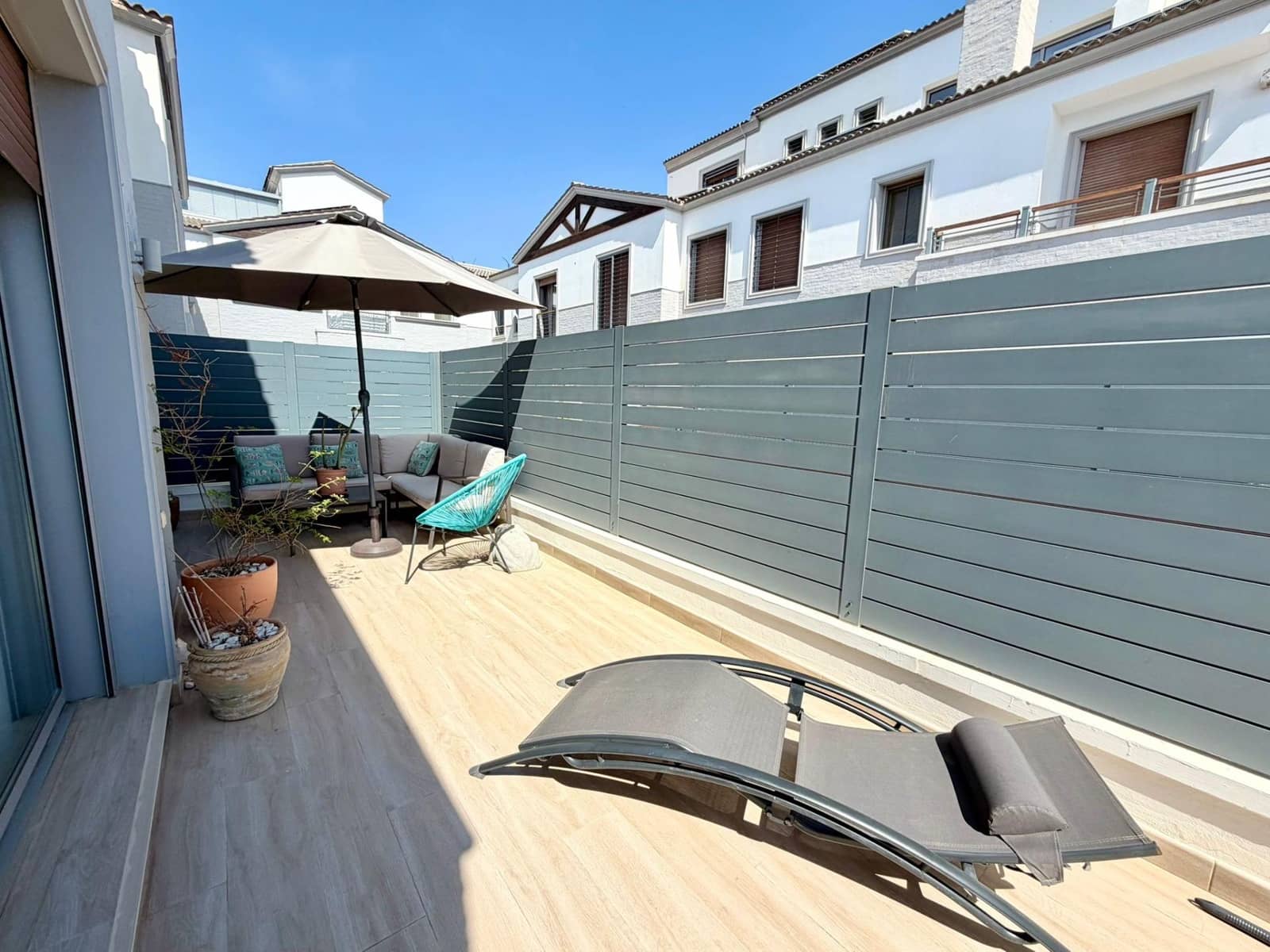 4 bedroom Villa for sale in Almeria city with pool garage - € 850,000 (Ref: 9920562)