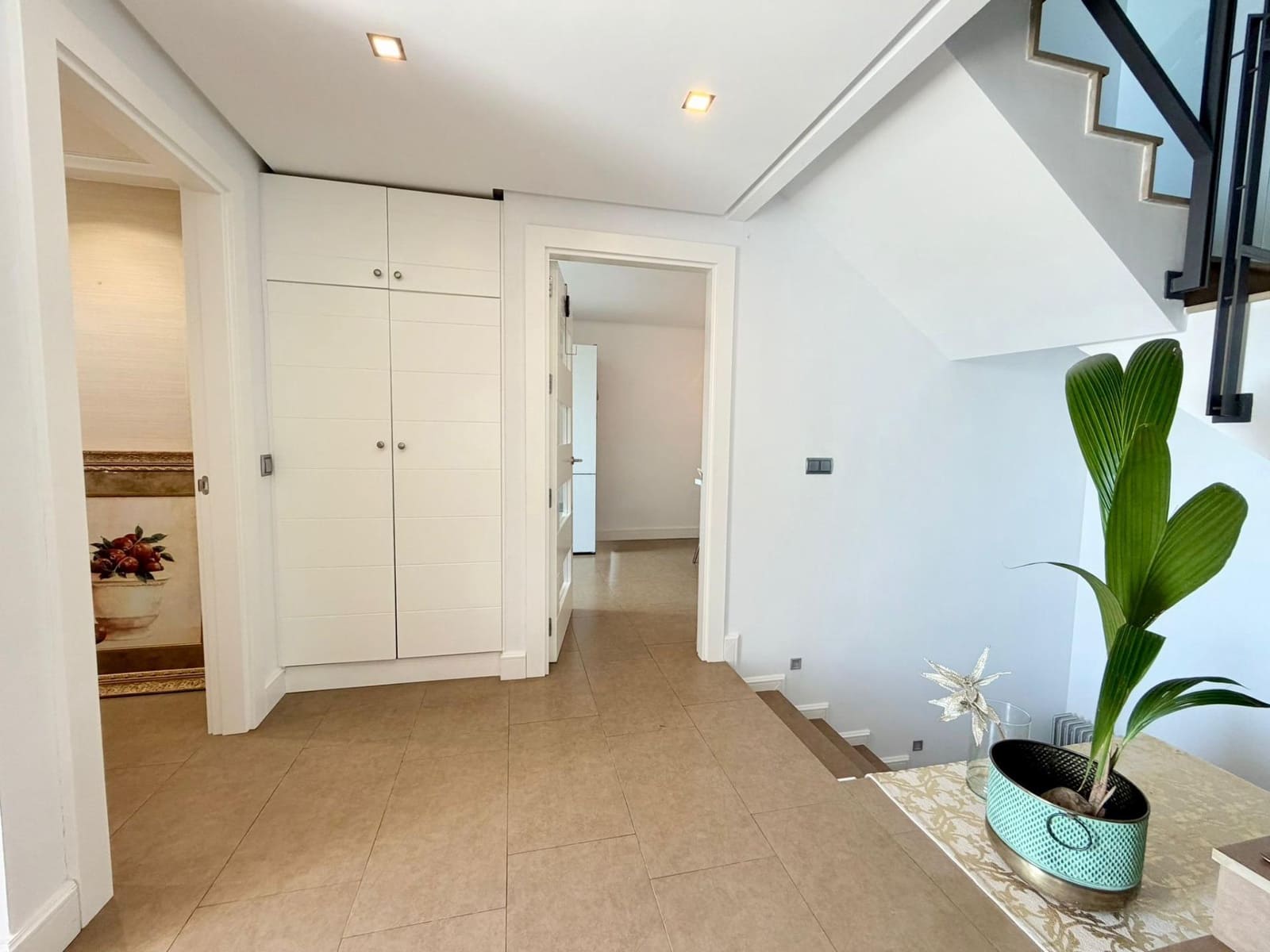 4 bedroom Villa for sale in Almeria city with pool garage - € 850,000 (Ref: 9920562)