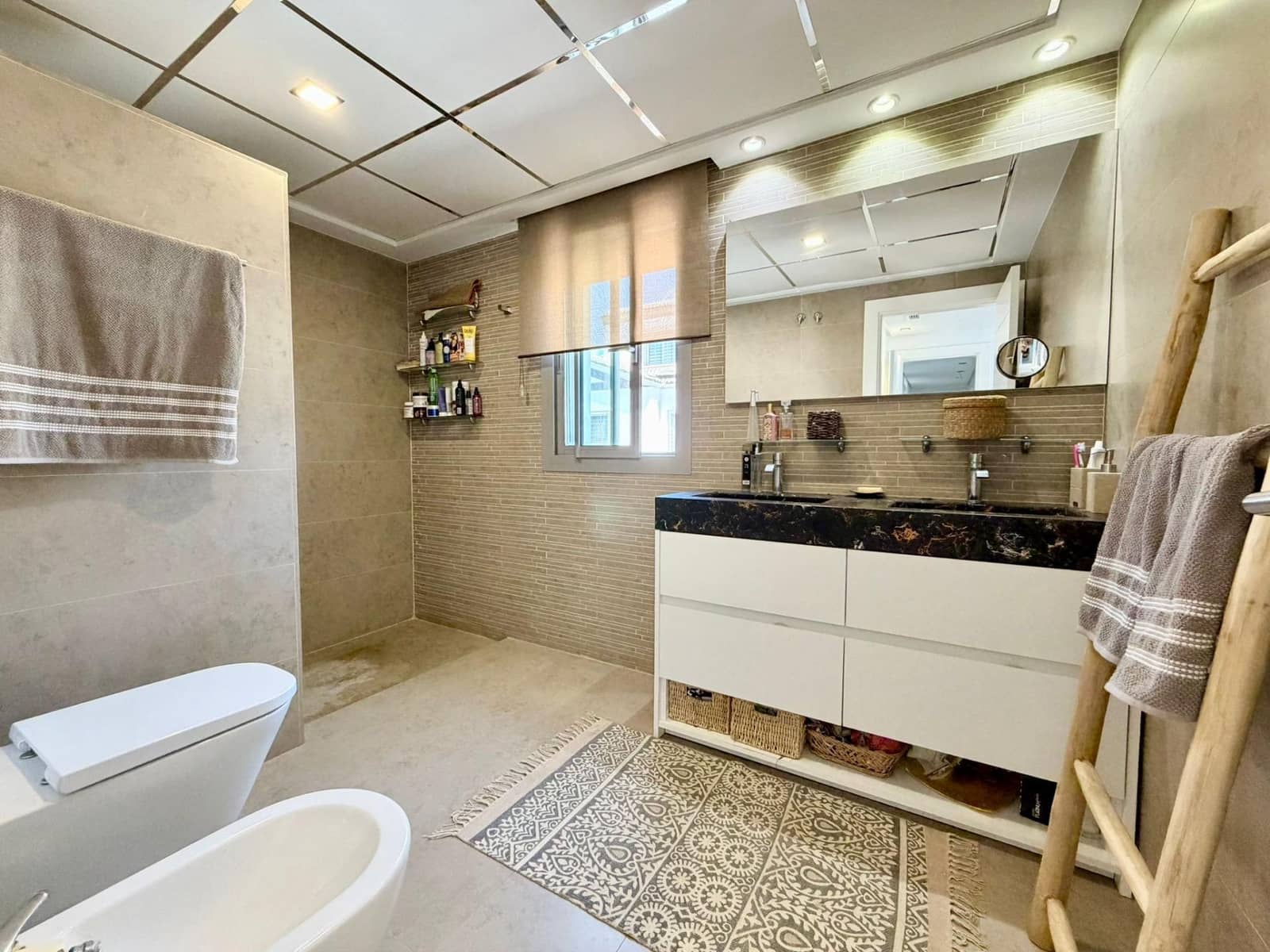 4 bedroom Villa for sale in Almeria city with pool garage - € 850,000 (Ref: 9920562)