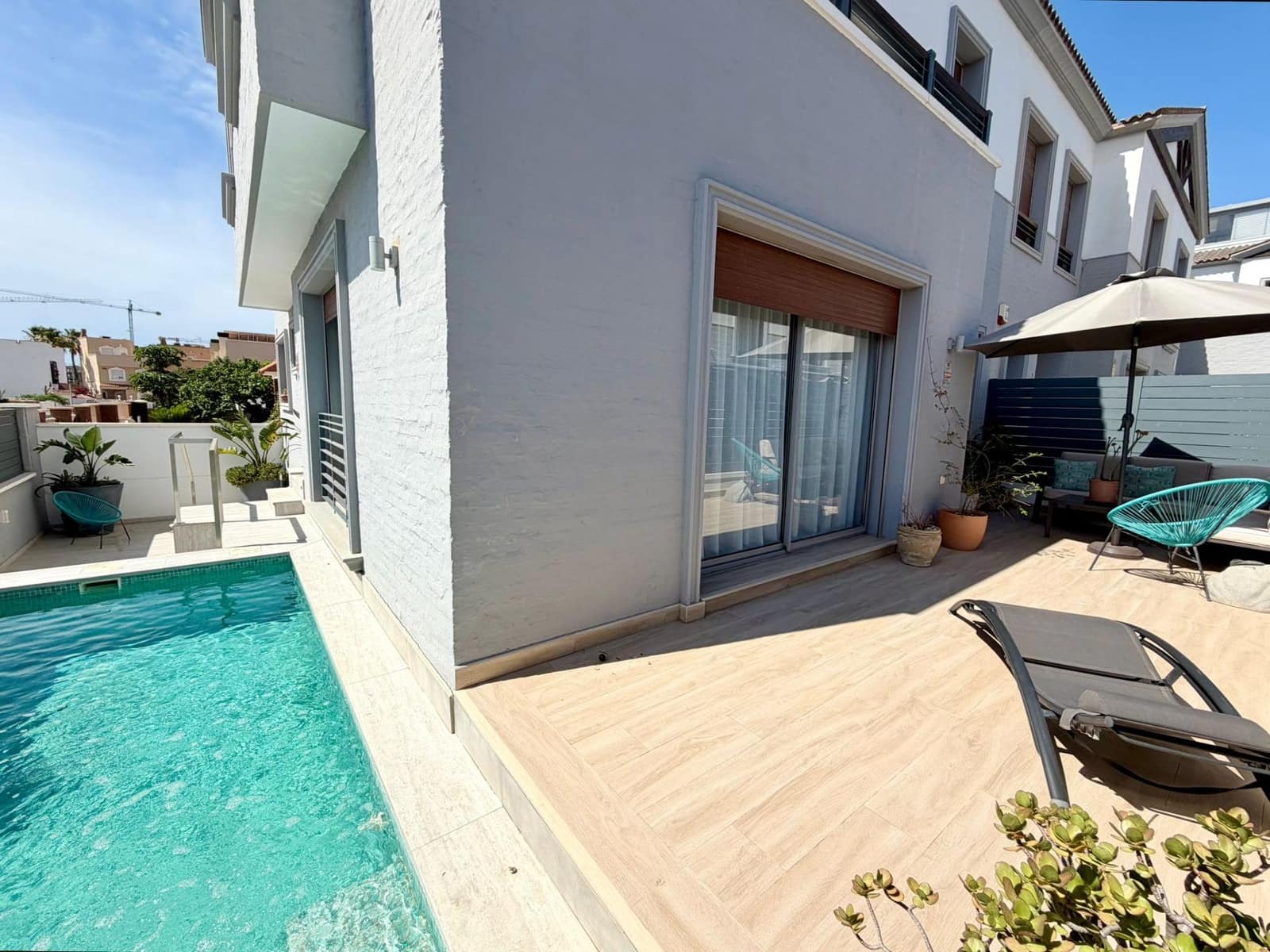 4 bedroom Villa for sale in Almeria city with pool garage - € 850,000 (Ref: 9920562)