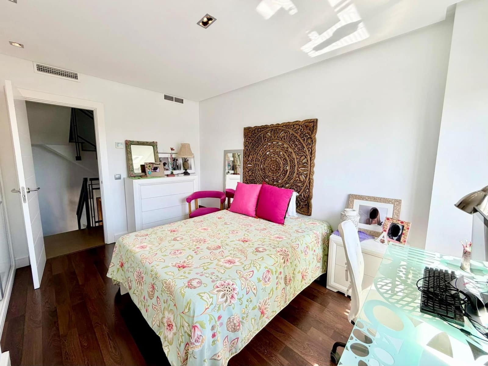 4 bedroom Villa for sale in Almeria city with pool garage - € 850,000 (Ref: 9920562)