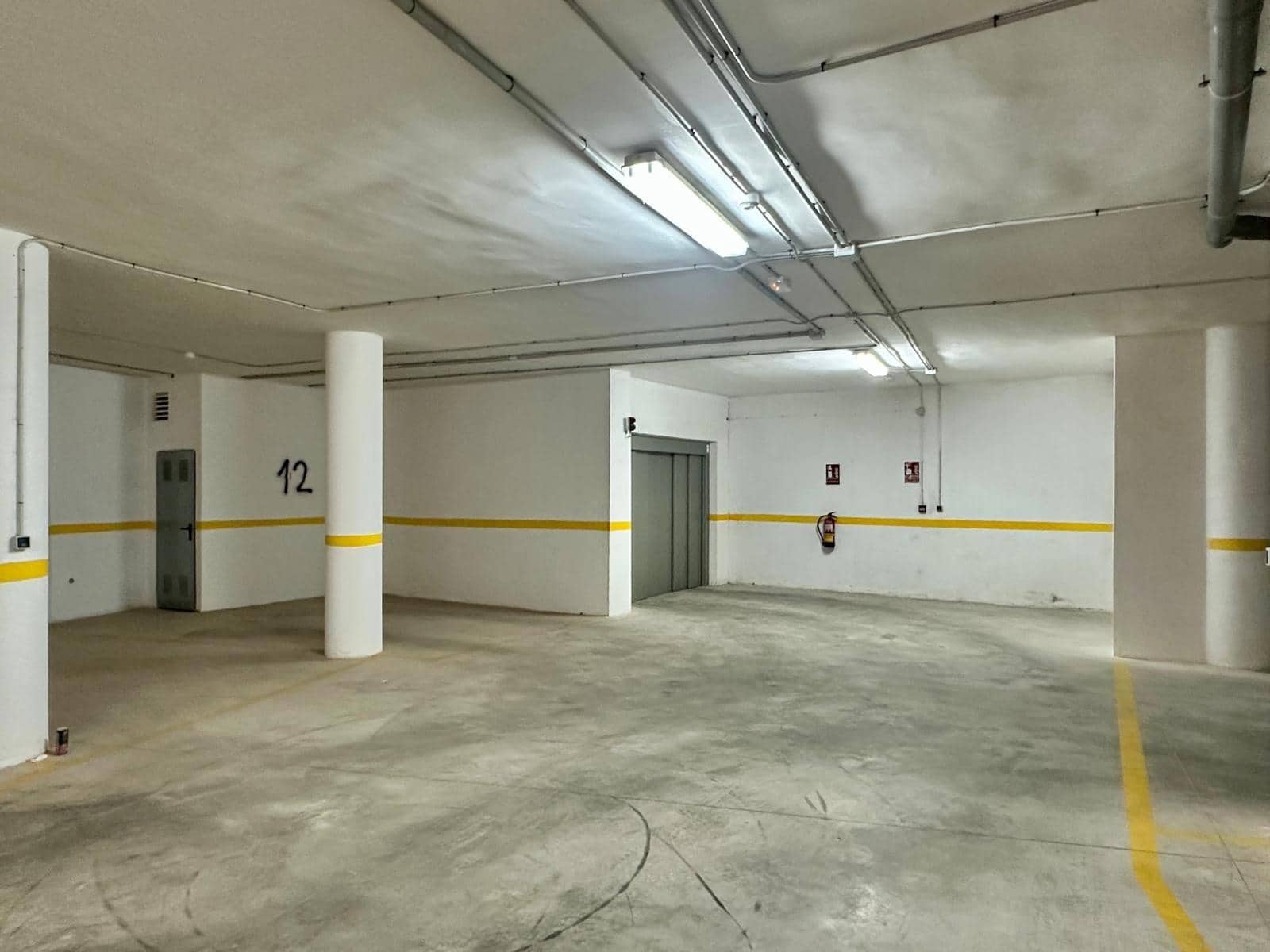 Garage for sale in Aguadulce (Almeria) - € 17,000 (Ref: 9945878)