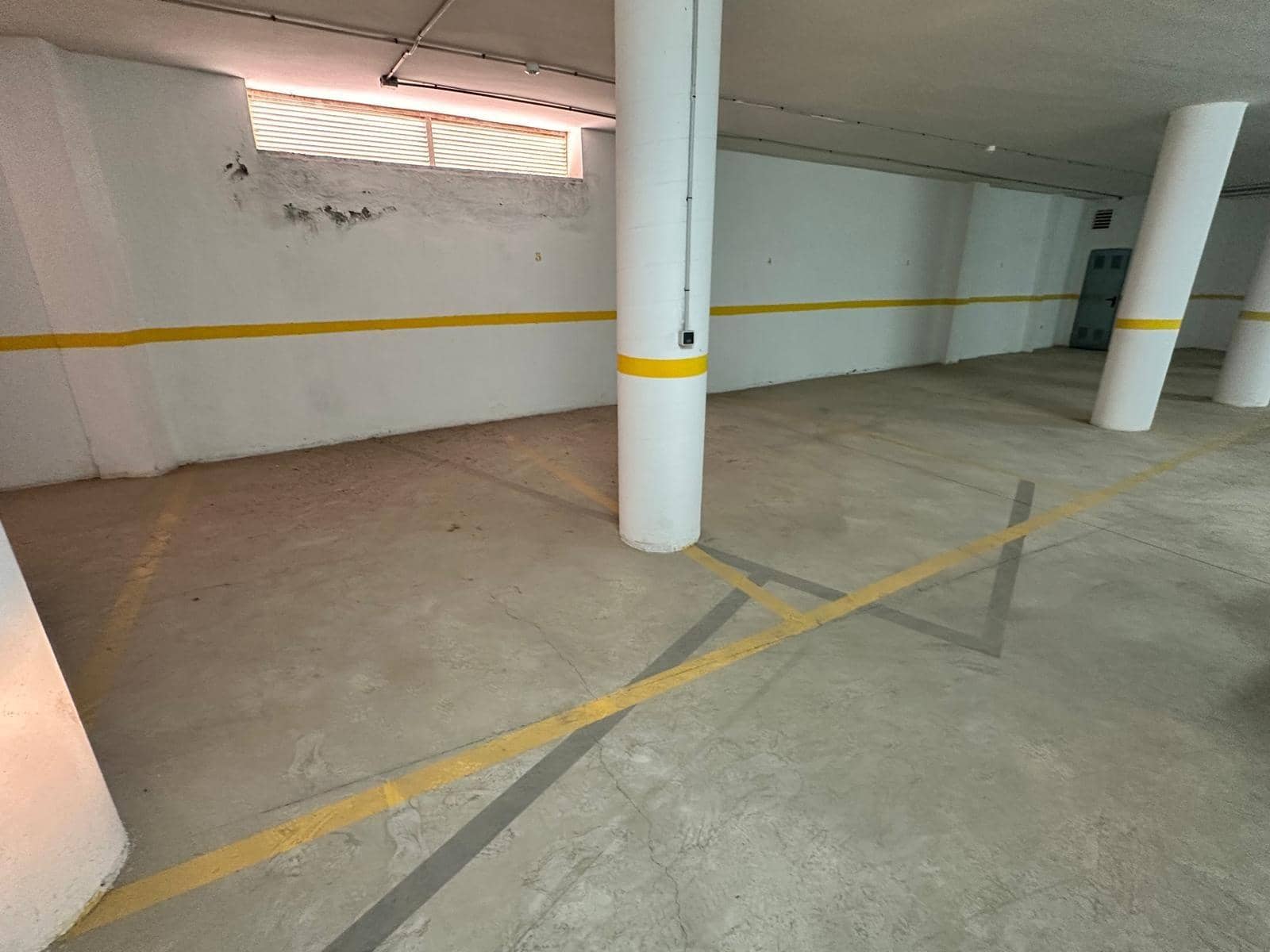 Garage for sale in Aguadulce (Almeria) - € 17,000 (Ref: 9945878)