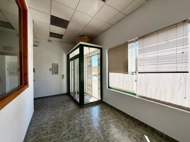 Komercyjne do wynajęcia w Nueva Andalucía, Miasto Almería - 1 000 € (Ref: 9949930)