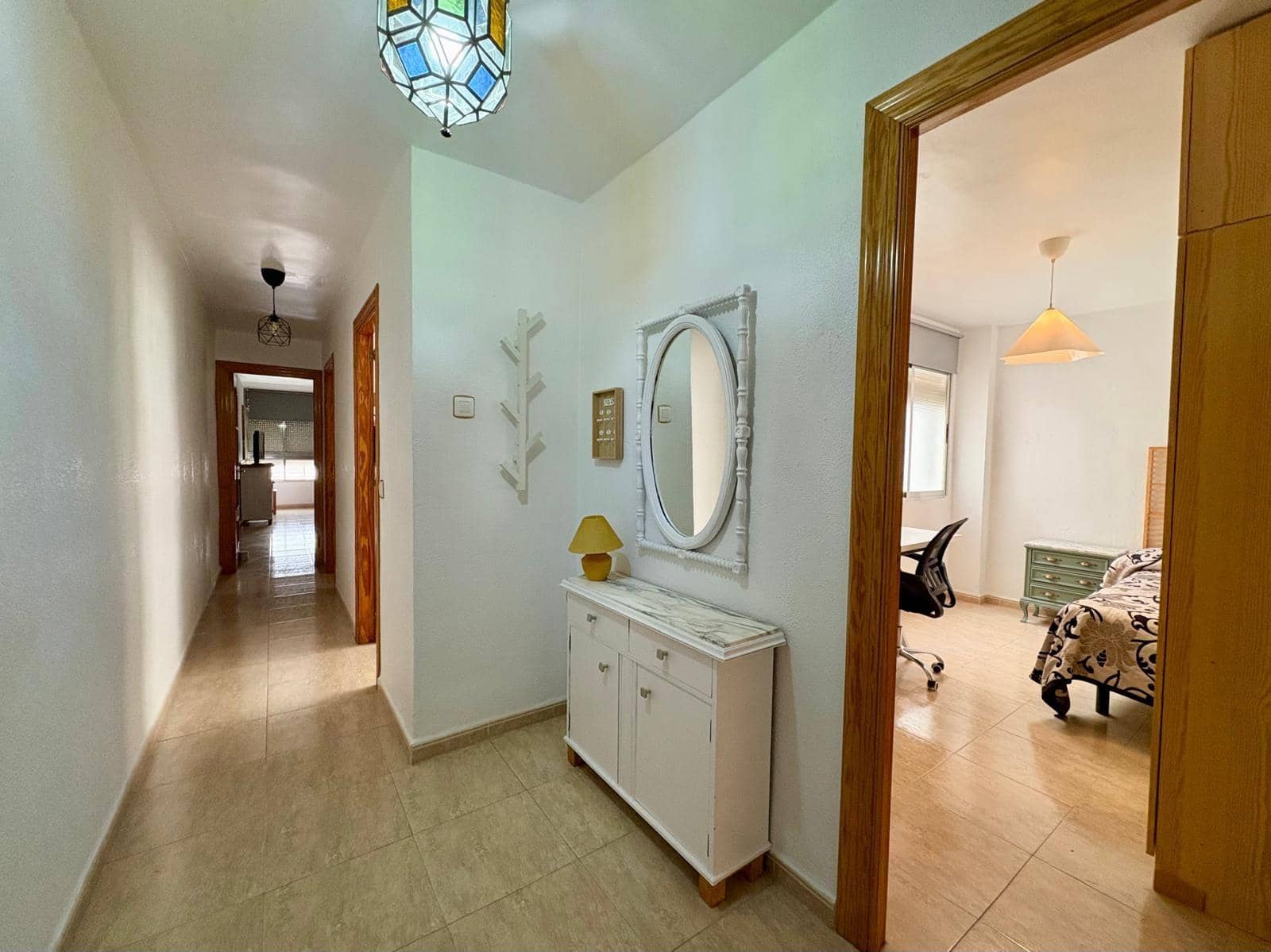 Appartement de 3 chambres à louer à Almeria ville - 270 € (Ref: 9975565)