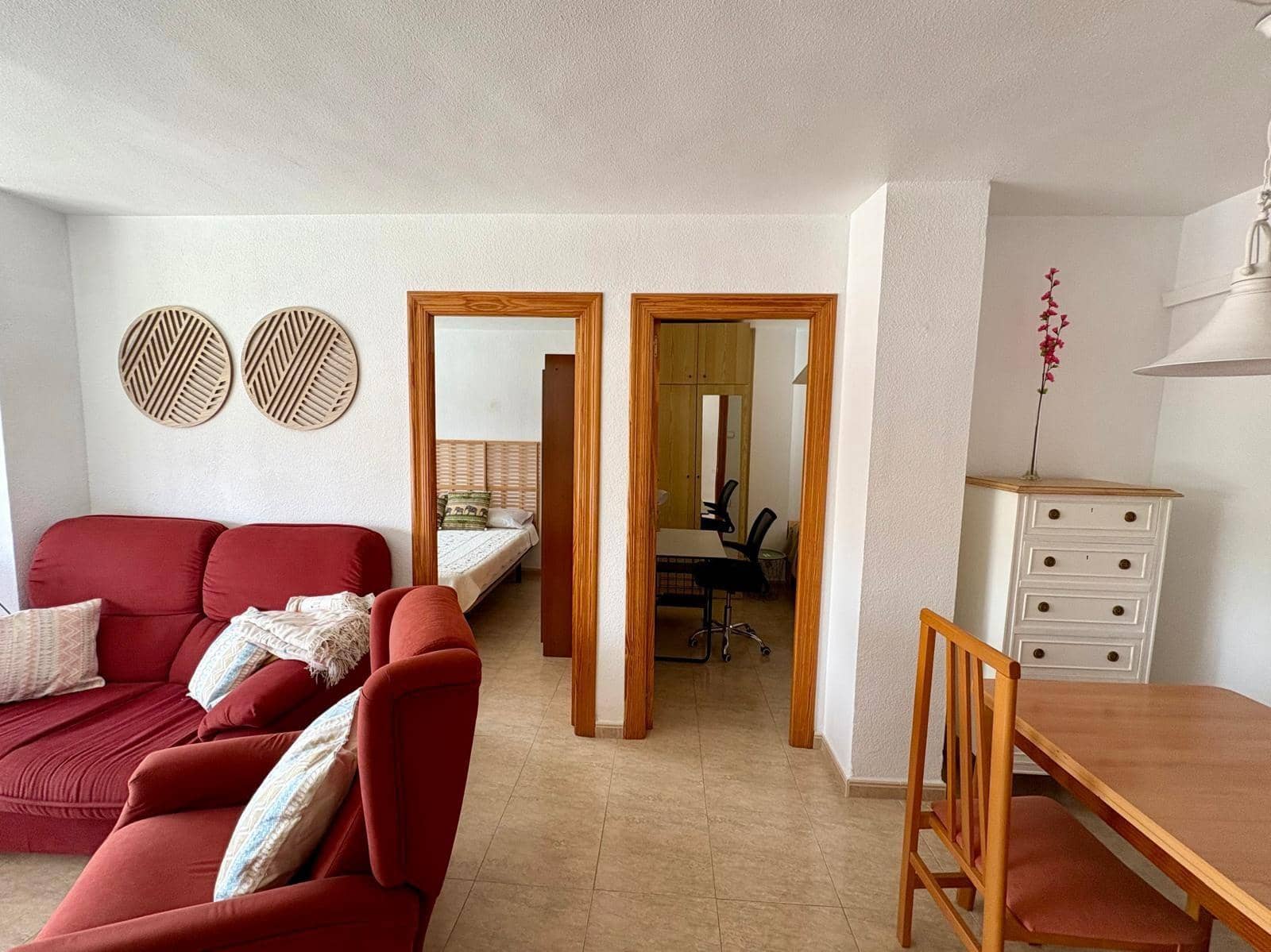 Appartement de 3 chambres à louer à Almeria ville - 270 € (Ref: 9975565)
