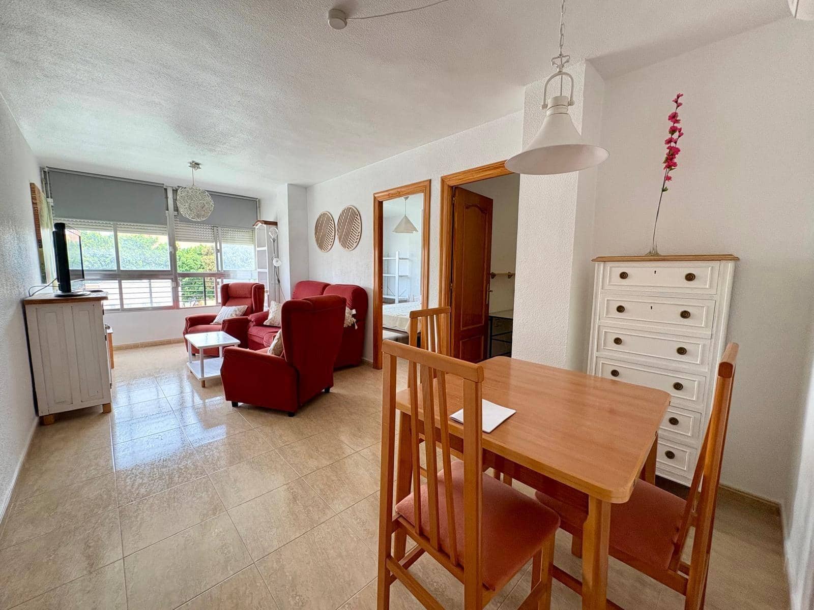 Appartement de 3 chambres à louer à Almeria ville - 270 € (Ref: 9975565)