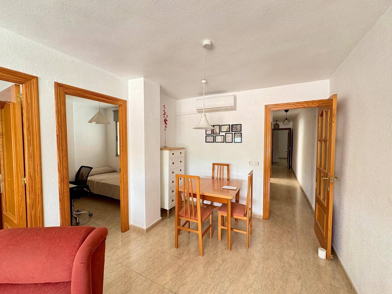 Appartement de 3 chambres à louer à Almeria ville - 270 € (Ref: 9975565)