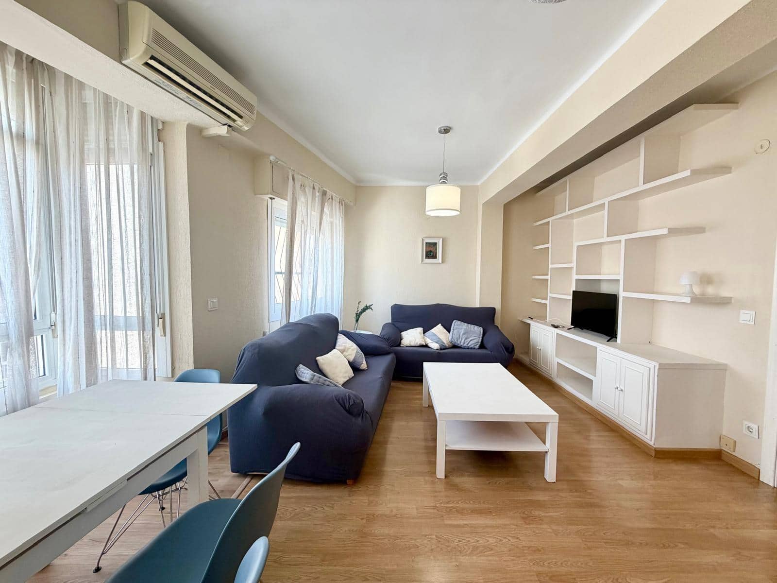 3 soverom Leilighet til leie i Almeria by med garasje - € 900 (Ref: 9983112)