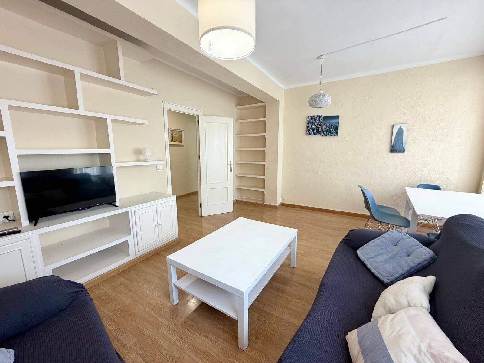3 soverom Leilighet til leie i Almeria by med garasje - € 900 (Ref: 9983112)