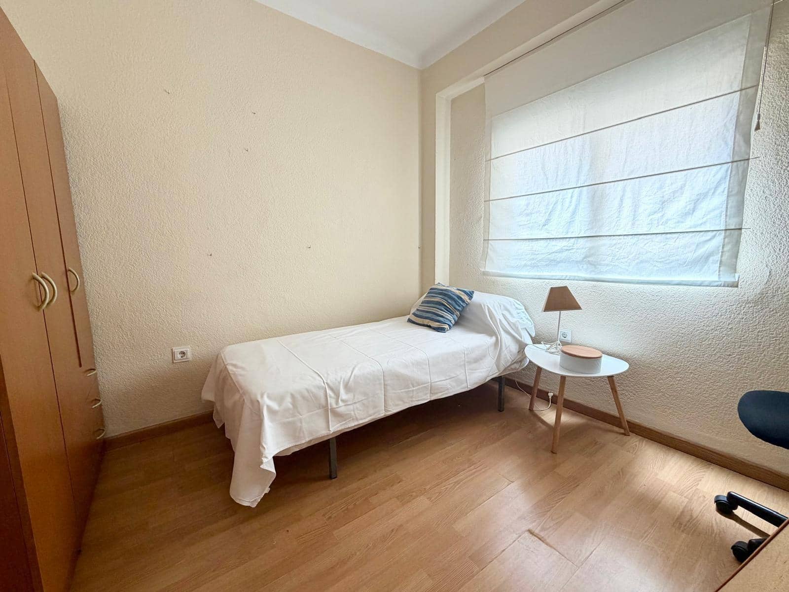 3 soverom Leilighet til leie i Almeria by med garasje - € 900 (Ref: 9983112)