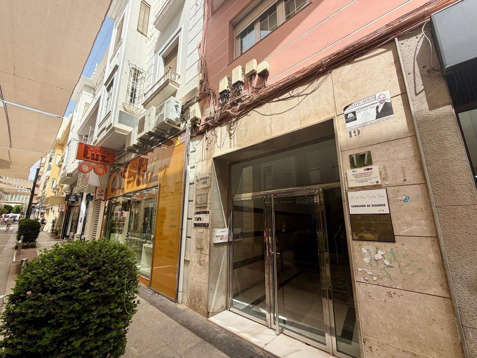 3 soverom Leilighet til leie i Almeria by med garasje - € 900 (Ref: 9983112)