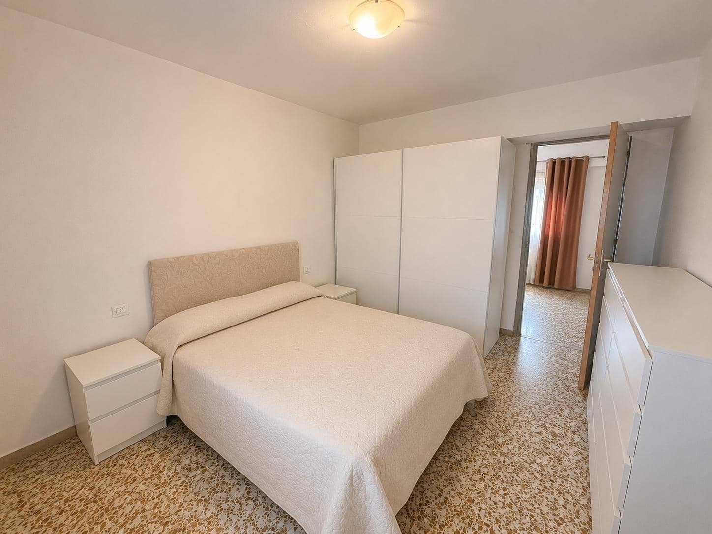 Piso de 3 habitaciones en Almería ciudad en venta - 160.000 € (Ref: 9998909)