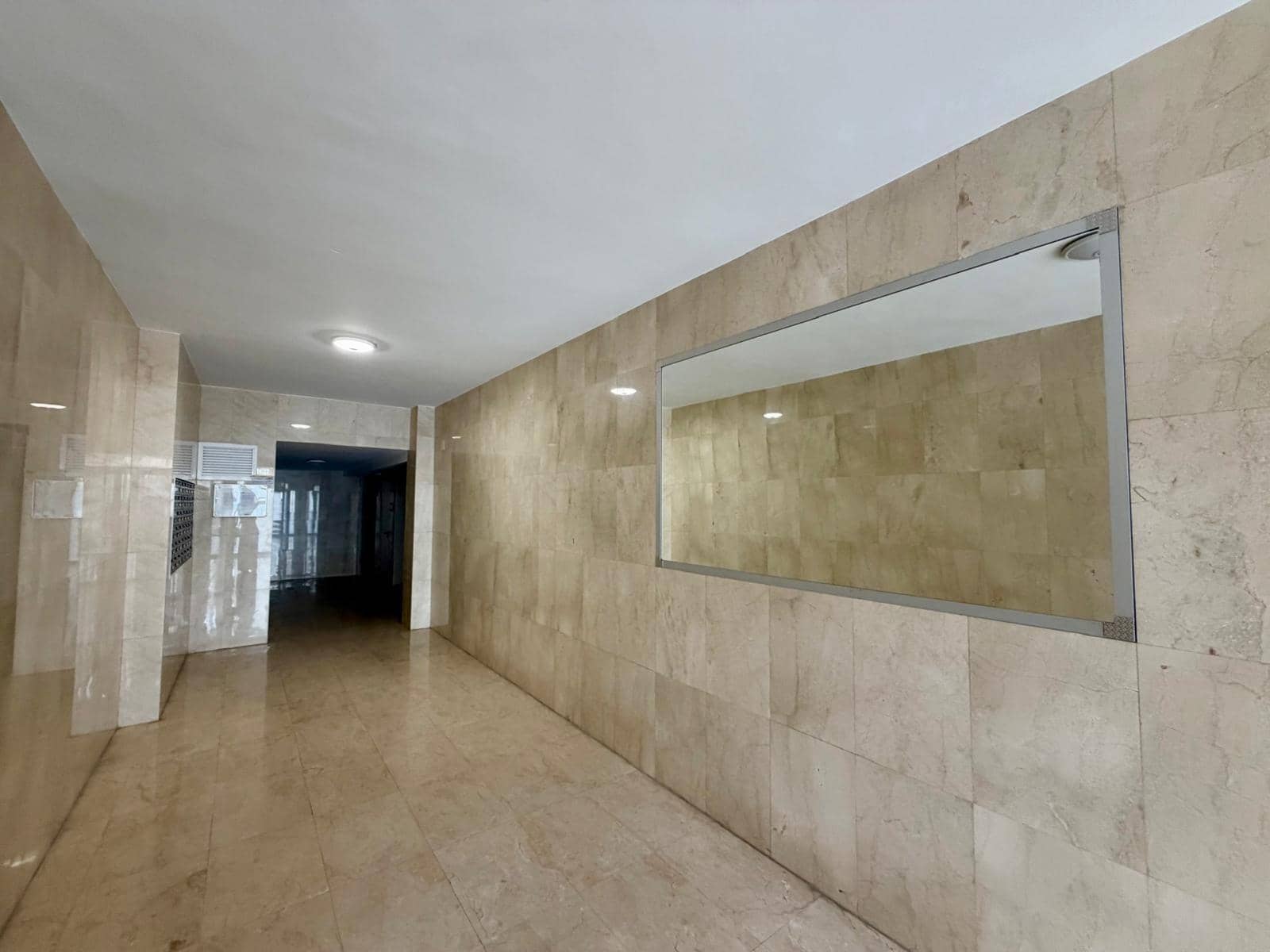 Piso de 3 habitaciones en Almería ciudad en venta - 160.000 € (Ref: 9998909)