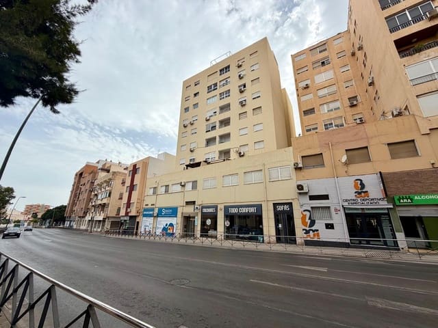 3 sovrum Lägenhet till salu i Almería stad - 160 000 € (Ref: 9998909)