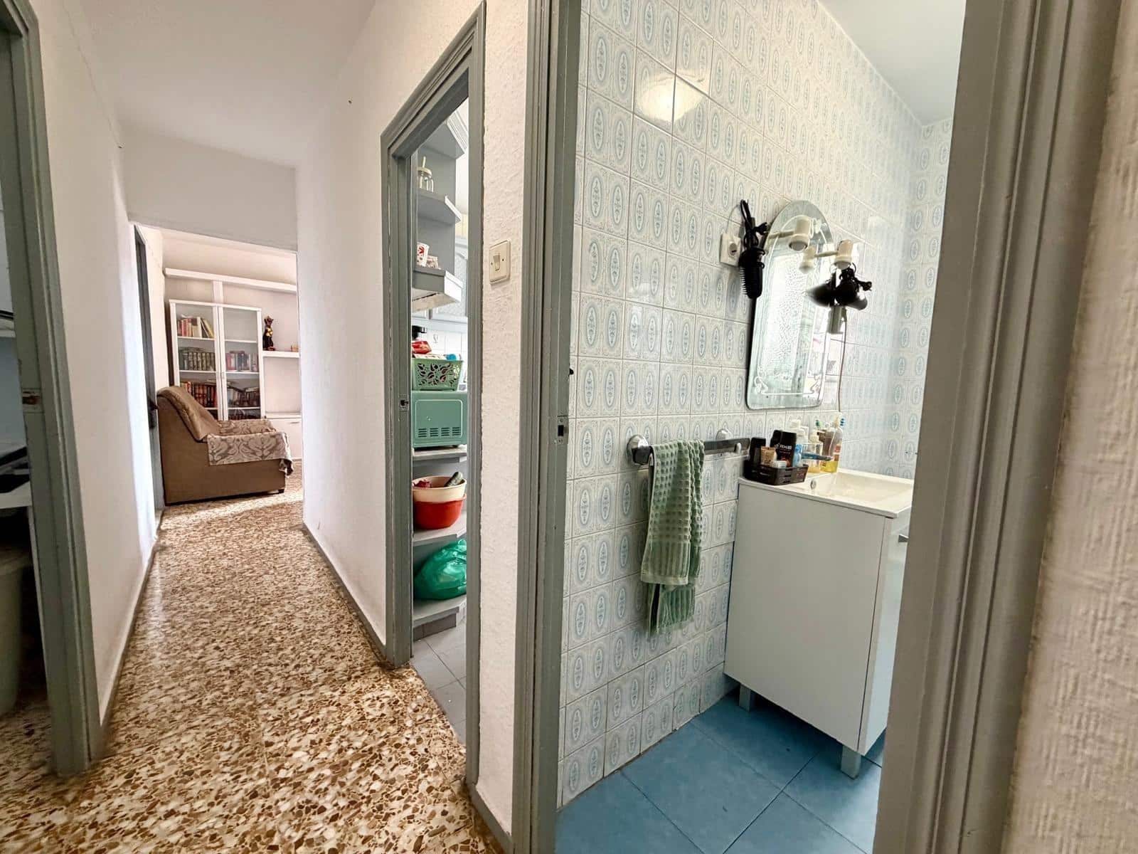 Piso de 3 habitaciones en Almería ciudad en venta - 160.000 € (Ref: 9998909)