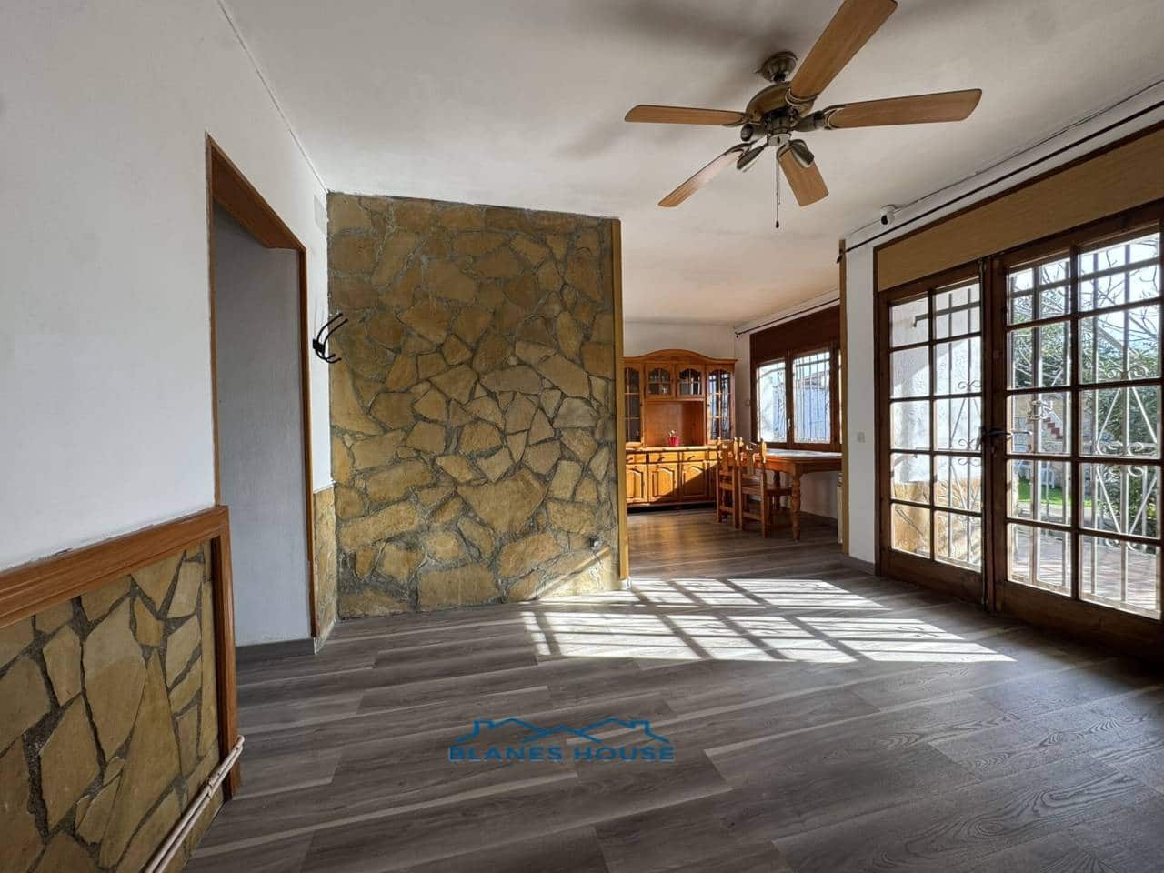 3 bedroom Bungalow for sale in Macanet de la Selva with pool garage - € 272,000 (Ref: 6308533)