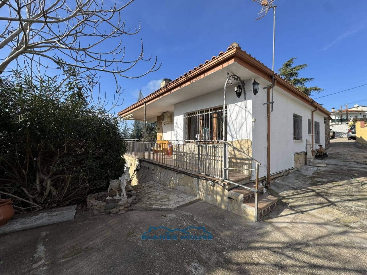 3 bedroom Bungalow for sale in Macanet de la Selva with pool garage - € 272,000 (Ref: 6308533)