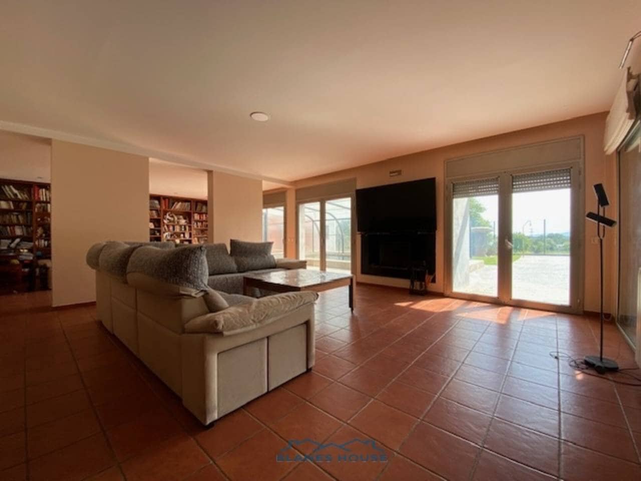 5 soveværelse Villa til salg i Cassa de la Selva med swimmingpool garage - € 1.250.000 (Ref: 7553370)